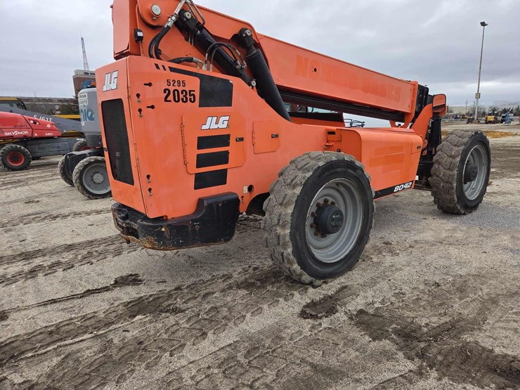 2016-sky-trak-8042-image-3