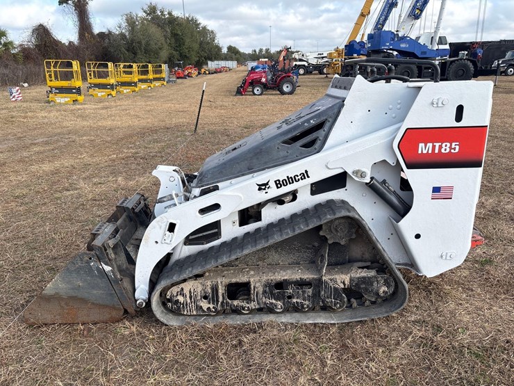 2016-bobcat-mt85-image-1