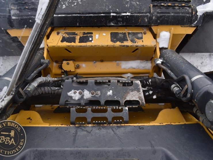 2020-deere-333g-image-53