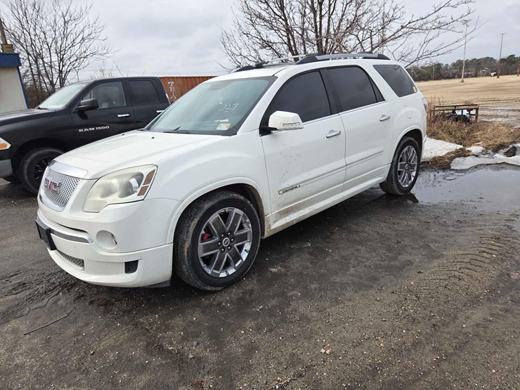 2012-gmc-acadia-denali-image-1