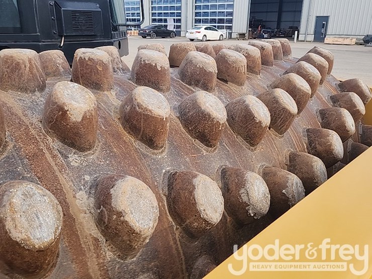 2011-caterpillar-cp74-image-13