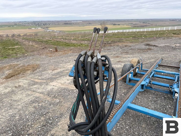 blueline-mfg.-16'-bin-trailer-image-11