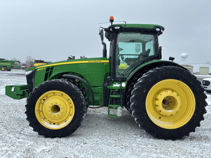 2011-john-deere-8335r-image-8