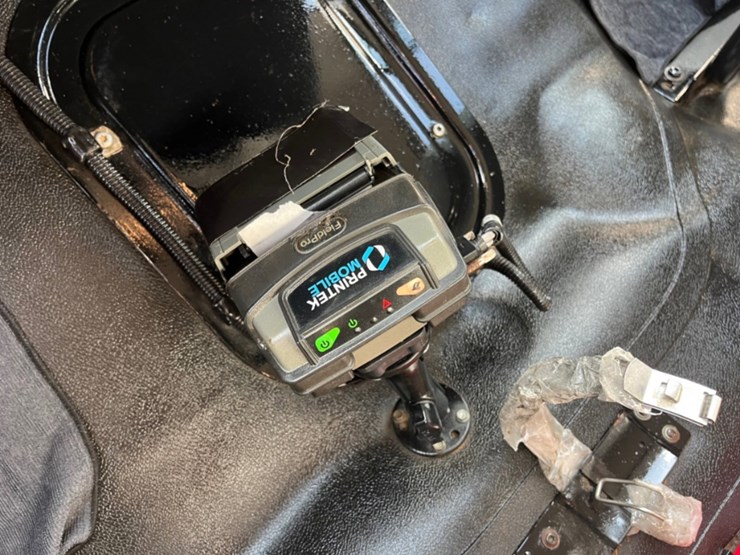 2020-freightliner-114sd-image-27