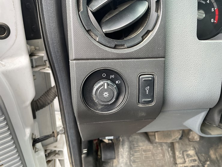 2014-ford-f550-xl-image-55