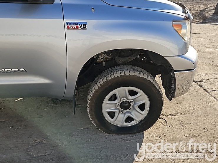 2013-toyota-tundra-image-9