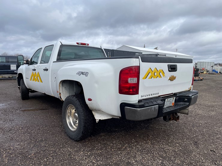 2012-chevrolet-3500-image-7