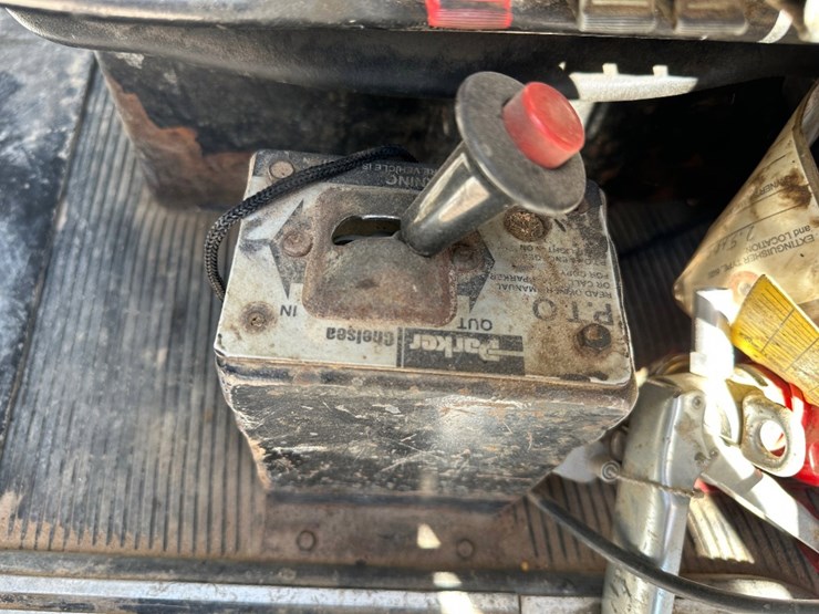 2007-peterbilt-386-image-11