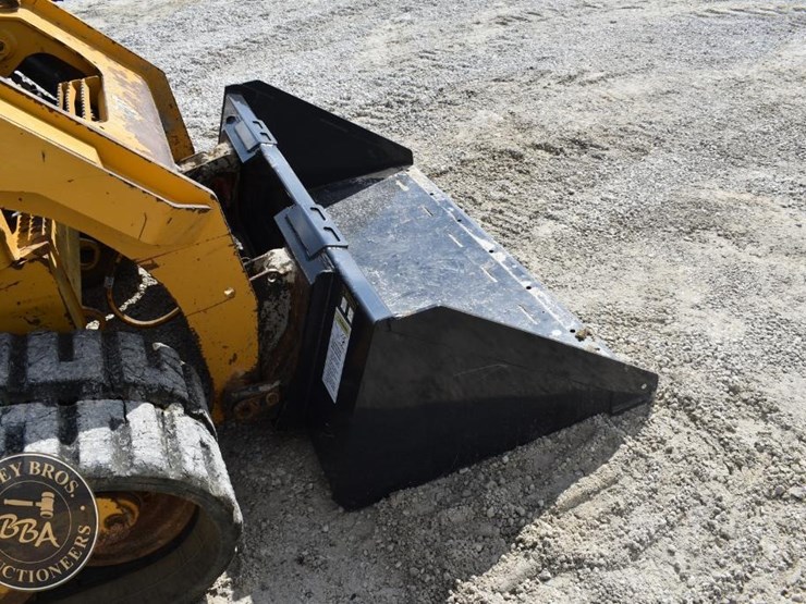 2020-caterpillar-299d3-image-26