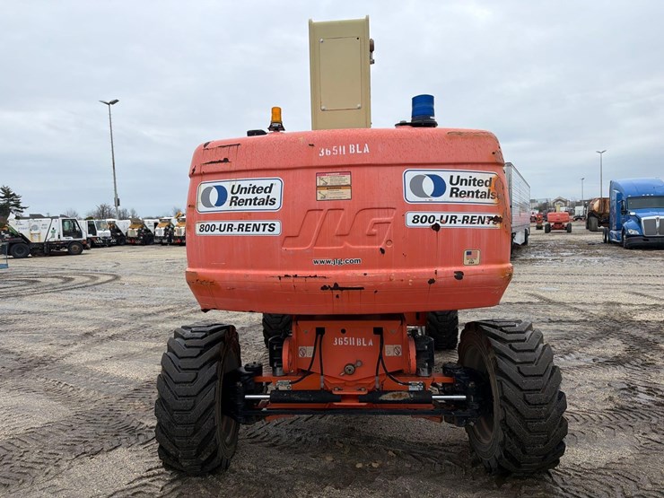 2016-jlg-800s-image-8