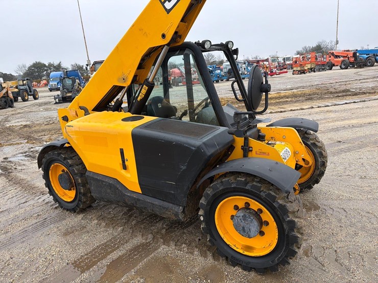 2016-jcb-525-60-image-5