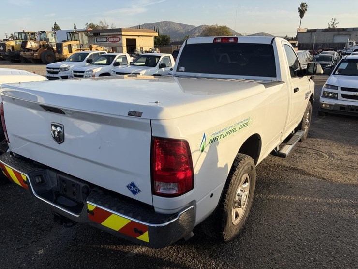 2016-dodge-2500-image-3