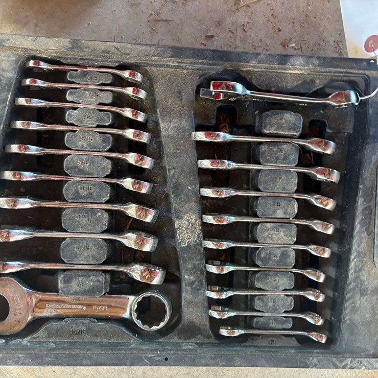 Gearwrench metric and standard metric wrenches