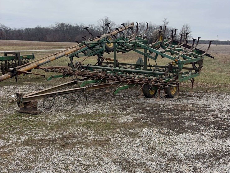 john-deere-1010-image-1