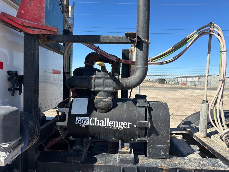 2012-peterbilt-386-image-11