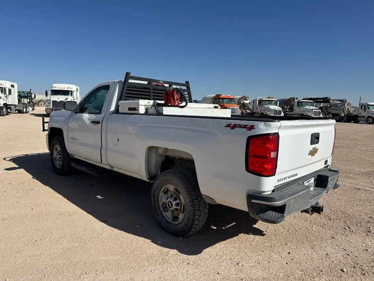 2018-chevrolet-silverado-2500hd-image-6