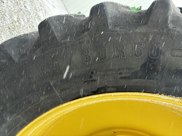 2011-john-deere-8335r-image-48
