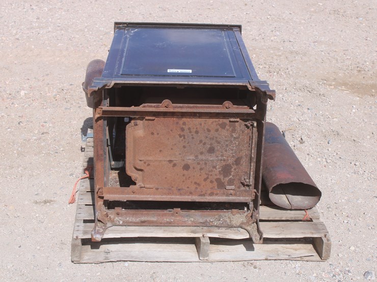 #3002-•-antique-universal-wood-stove-image-1