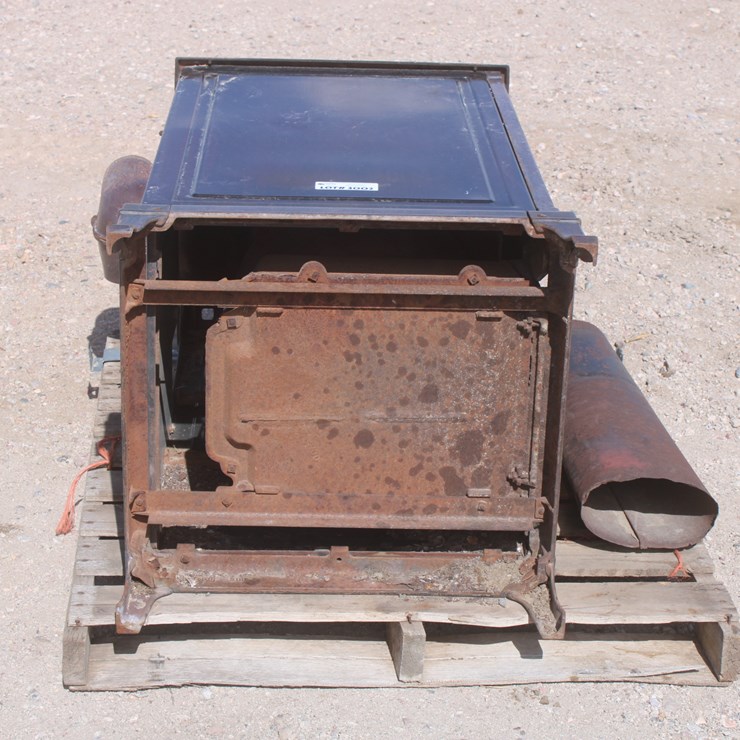 #3002 • Antique Universal Wood Stove