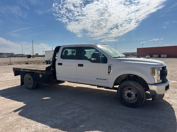 2018-ford-f350-image-3