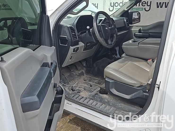 2016-ford-f150-image-21