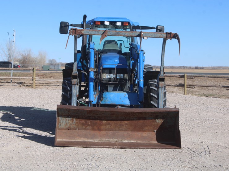 new-holland-tm125-image-10