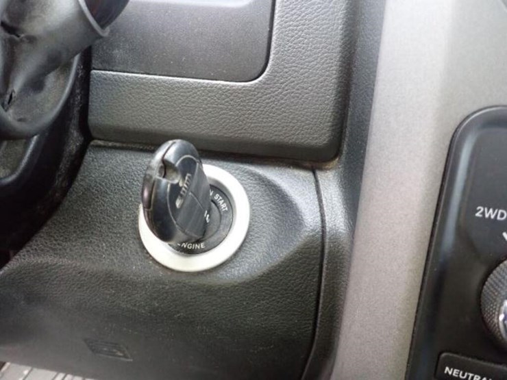 2015-dodge-ram-1500-image-21