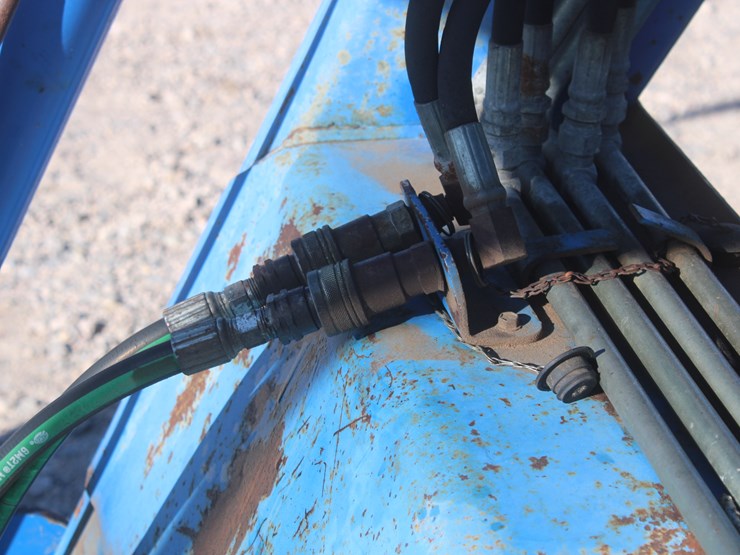 new-holland-tm125-image-19