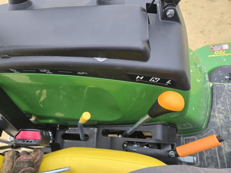 2025-john-deere-2038r-image-25