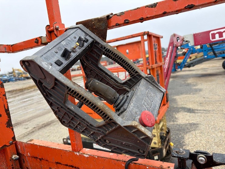 2017-jlg-2632es-image-7