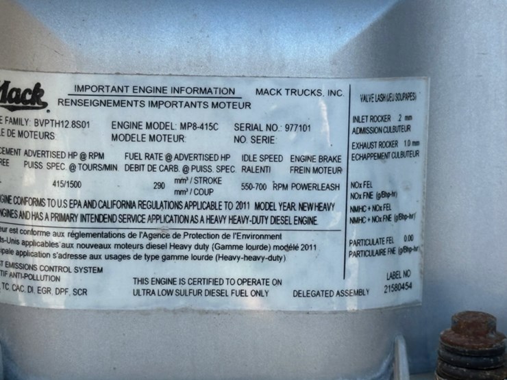 2012-mack-granite-gu713-image-17