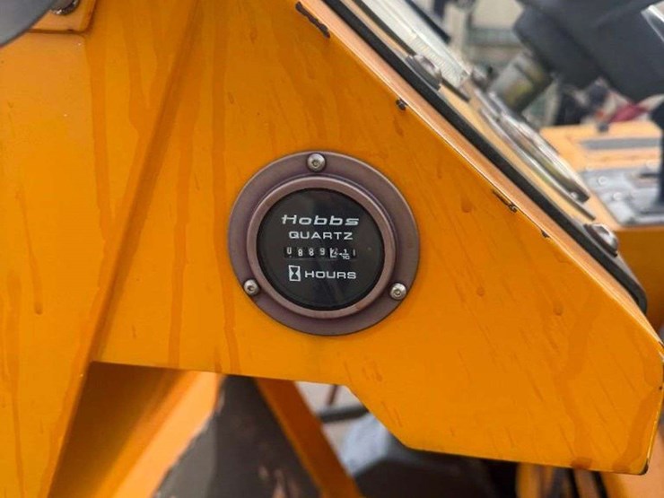 dickson-ind.-4080-sx-turbo-blast-asphalt-surface-prep-machine-image-3