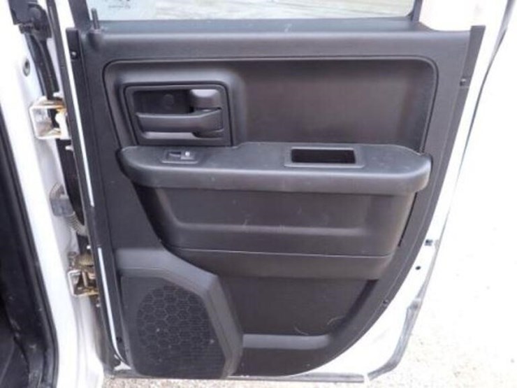 2013-dodge-ram-1500-image-33