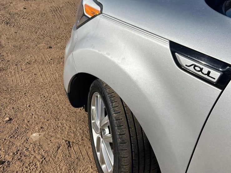 2019-kia-soul-4dr-hatchback-image-15