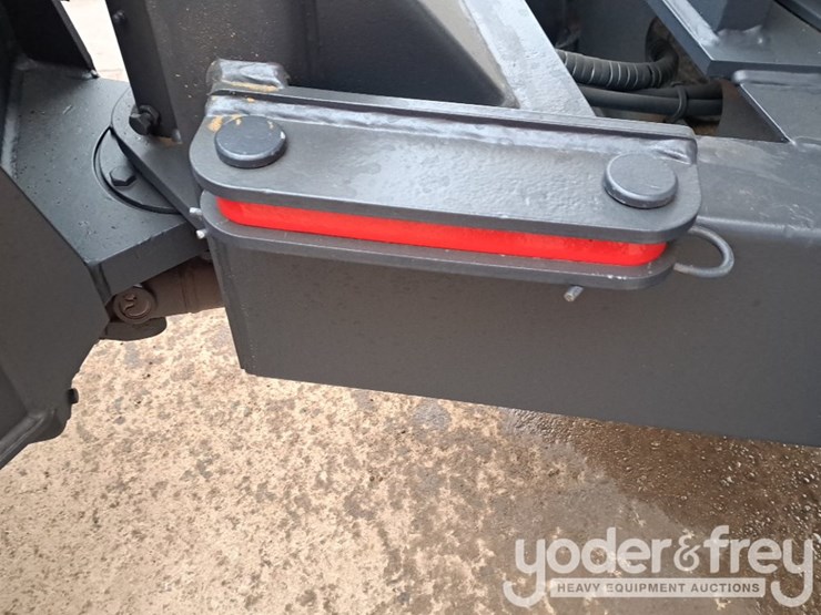 benford-6-ton-swivel-skip-dumper,-roll-bar-image-21