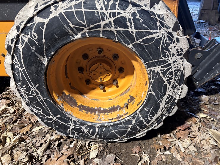 2012-case-sv300-image-51