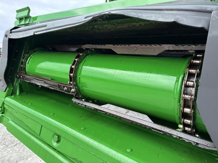 2014-john-deere-s670-image-26