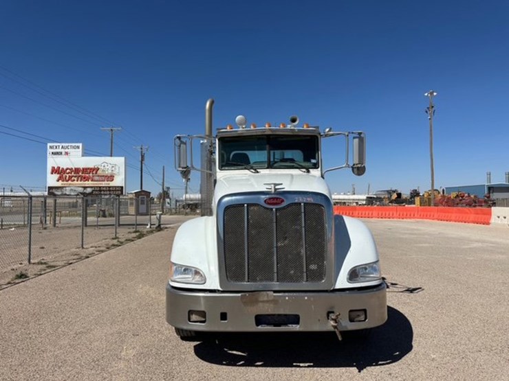 2012-peterbilt-386-image-2