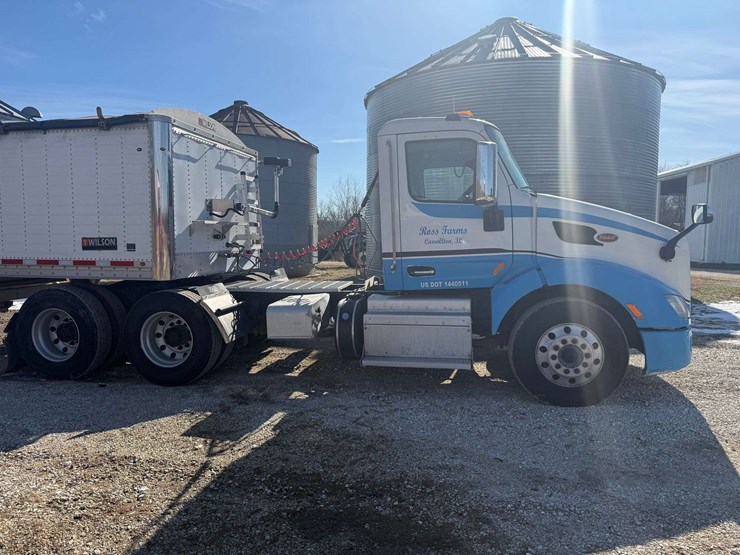 2016-peterbilt-579-image-3