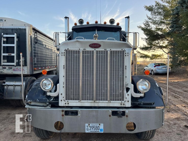 2007-freightliner-fld132-classic-xl-image-2