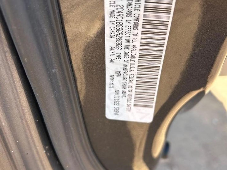 2016-chrysler-town-&-country-image-41