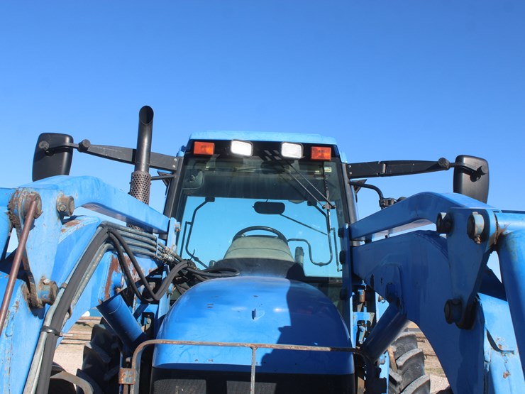 new-holland-tm125-image-57