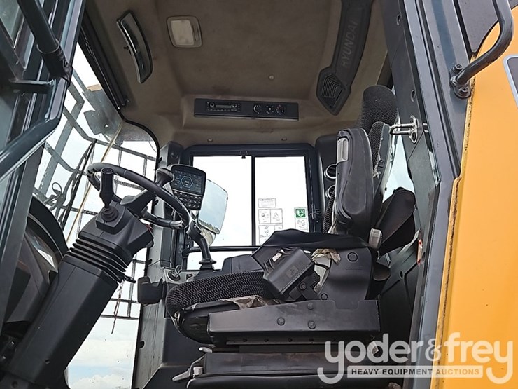 2022-hyundai-hl955a-image-30