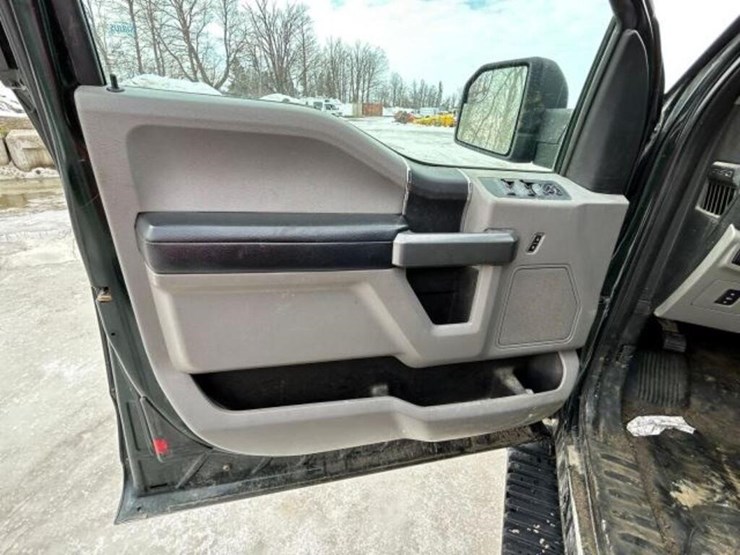 2016-ford-f150-xlt-image-18