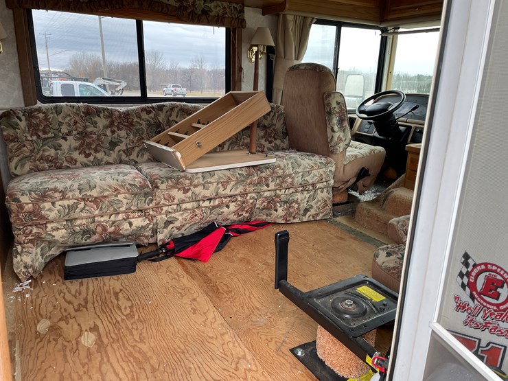 #2026-•-1999-ford-fleetwood-bounder-32h-rv-(has-wi-title)-image-21