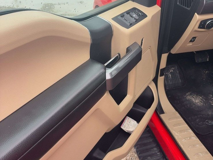 2019-ford-f150-xlt-image-16