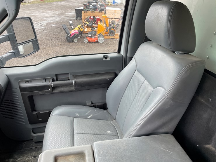 2014-ford-f550-xl-image-53