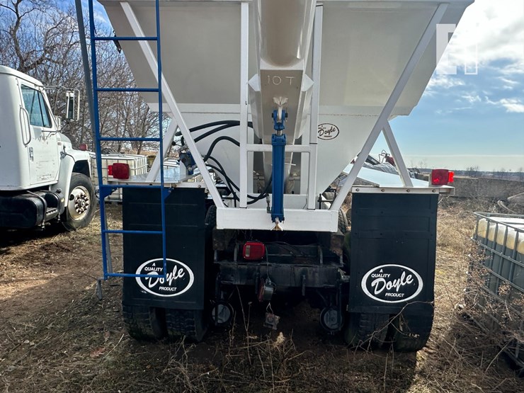 international-10-image-9