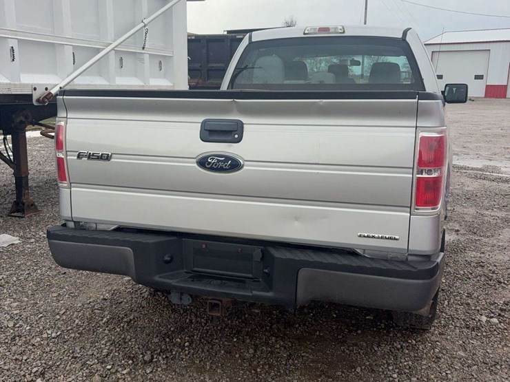 2014-ford-f150-xl-image-8