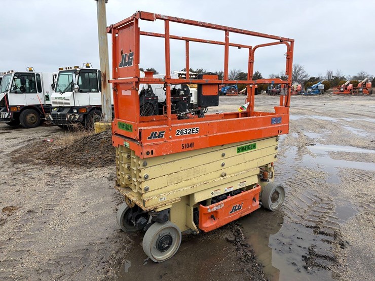 2017-jlg-2632es-image-1